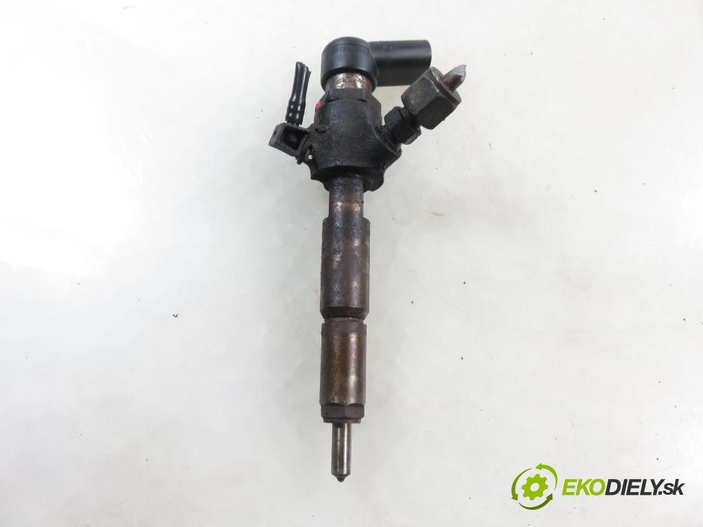 FORD FOCUS II (DA_, HCP) HB 2005 85,00 1.8 TDCi 115 - KKDA 1753,00 vstrekovač 4M5Q9F593AD (Vstrekovač paliva)