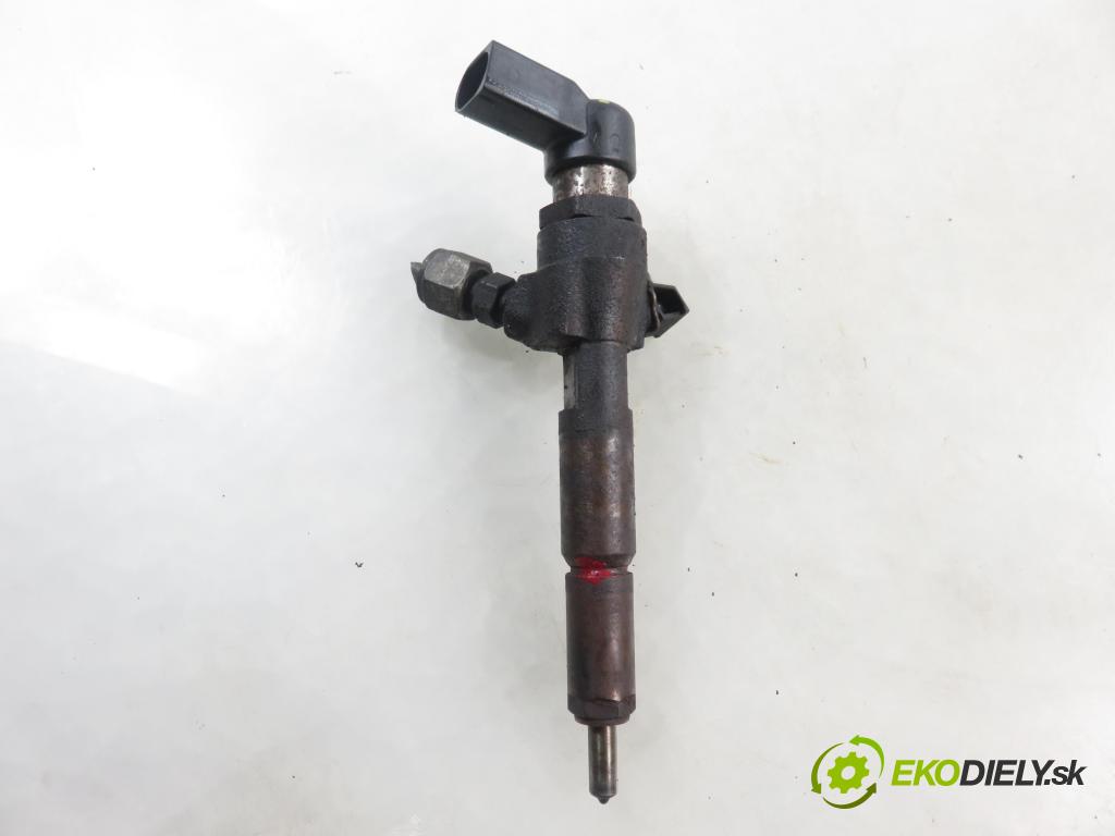 FORD FOCUS II (DA_, HCP) HB 2005 85,00 1.8 TDCi 115 - KKDA 1753,00 vstrekovač 4M5Q9F593AD (Vstrekovač paliva)