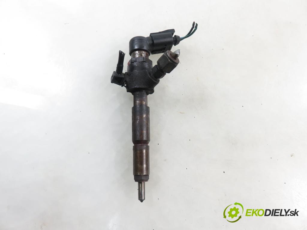 FORD FOCUS II (DA_, HCP) HB 2005 85,00 1.8 TDCi 115 - KKDA 1753,00 vstrekovač 4M5Q9F593AD (Vstrekovač paliva)