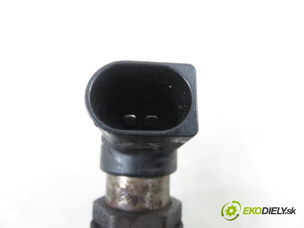 FORD FOCUS II (DA_, HCP) HB 2005 85,00 1.8 TDCi 115 - KKDA 1753,00 vstrekovač 4M5Q9F593AD (Vstrekovač paliva)