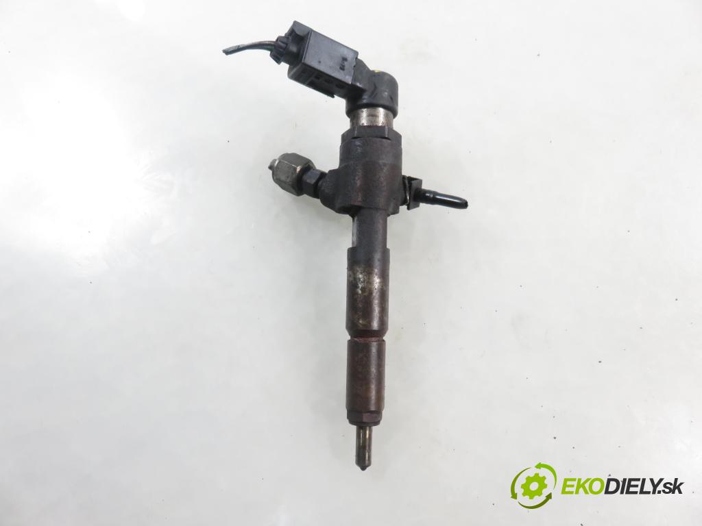 FORD FOCUS II (DA_, HCP) HB 2005 85,00 1.8 TDCi 115 - KKDA 1753,00 vstrekovač 4M5Q9F593AD (Vstrekovač paliva)