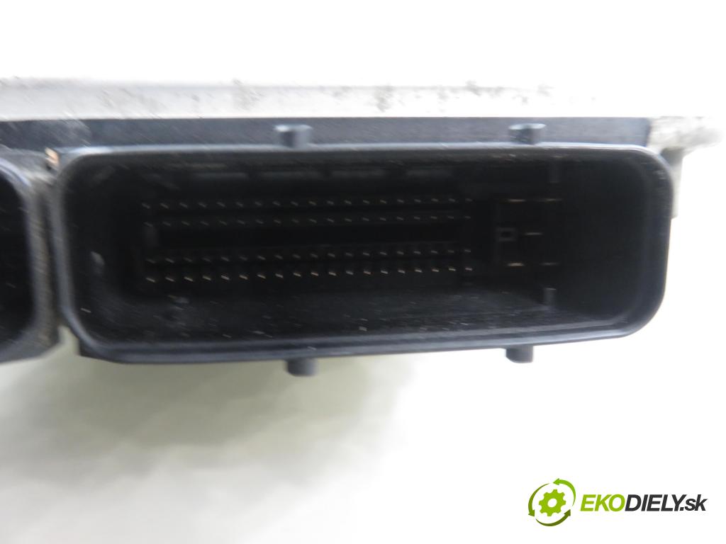 SKODA OCTAVIA I (1U2) LIFTBACK 2001 81,00 1.9 TDI - AHF 1896,00 Riadiaca jednotka Motor 038906012G ; 0281010128