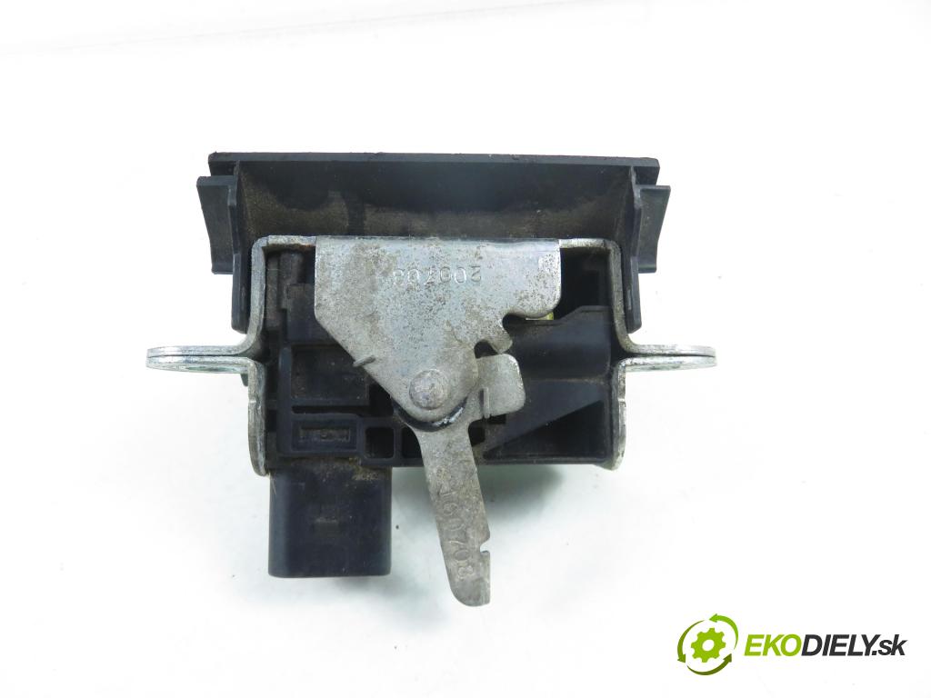 SEAT IBIZA IV (6J5, 6P1) HB 2009 77,00 1.9 TDI - BLS 1896,00 zámok dverí kufor EL. 6J3827505