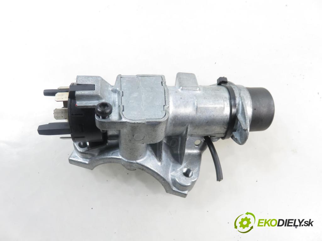 AUDI A4 Avant (8D5, B5) KOMBI 1996 81,00 1.9 TDI - AFN 1896,00 spinačka 4D0905851E (Spínacia skrinka)