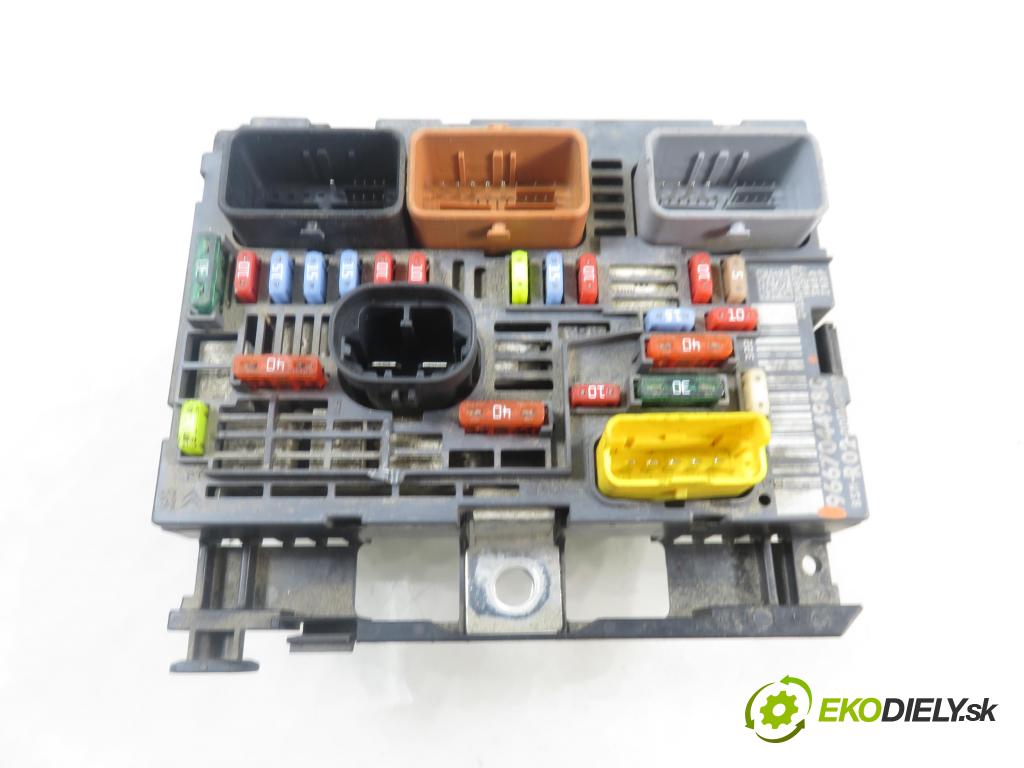 CITROEN C4 Picasso I (UD_) MINIVAN 2010 80,00 1.6 HDi 16V 109 - 9HZ 1560,00 MODUL BSM 9667044980