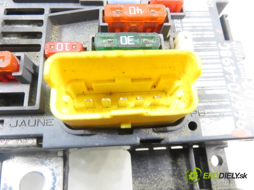CITROEN C4 Picasso I (UD_) MINIVAN 2010 80,00 1.6 HDi 16V 109 - 9HZ 1560,00 MODUL BSM 9667044980