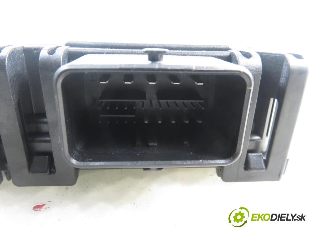 CITROEN C4 Picasso I (UD_) MINIVAN 2010 80,00 1.6 HDi 16V 109 - 9HZ 1560,00 Zosilňovač 9666630880 (Zosilňovač)