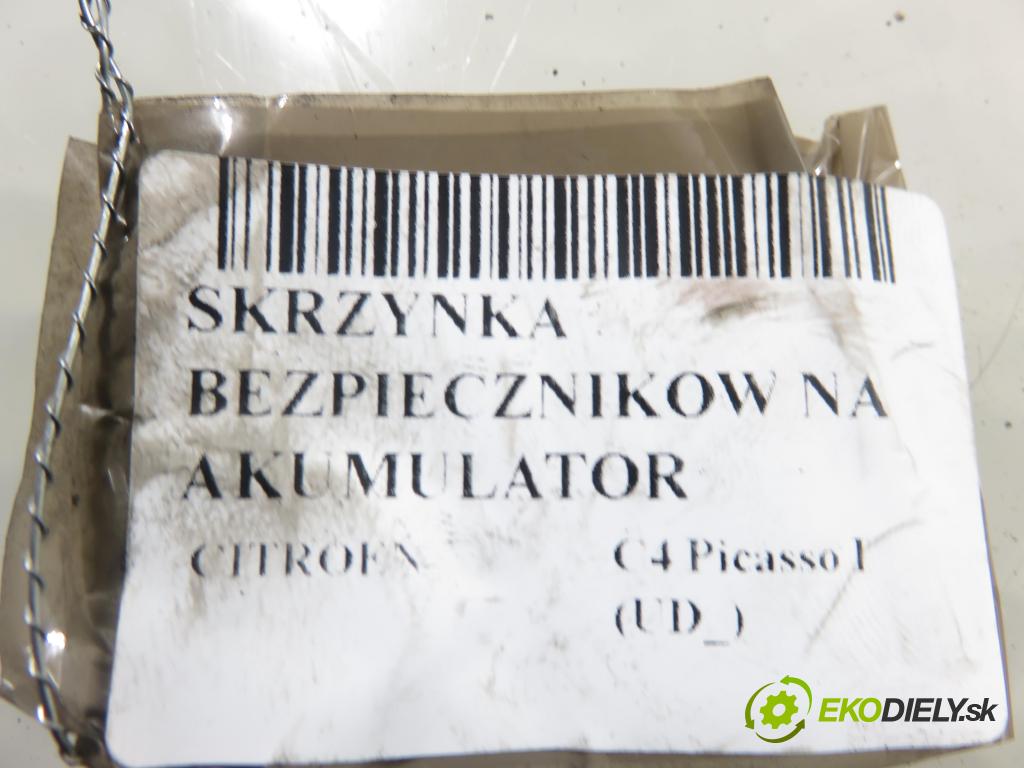 CITROEN C4 Picasso I (UD_) MINIVAN 2010 80,00 1.6 HDi 16V 109 - 9HZ 1560,00 Skrinka POJISTKY: na BATÉRIA 966652780