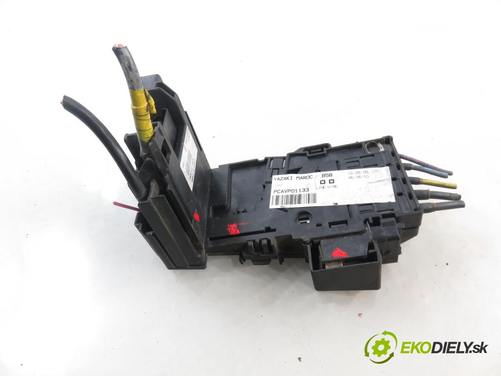 CITROEN C4 Picasso I (UD_) MINIVAN 2010 80,00 1.6 HDi 16V 109 - 9HZ 1560,00 Skrinka POJISTKY: na BATÉRIA 966652780