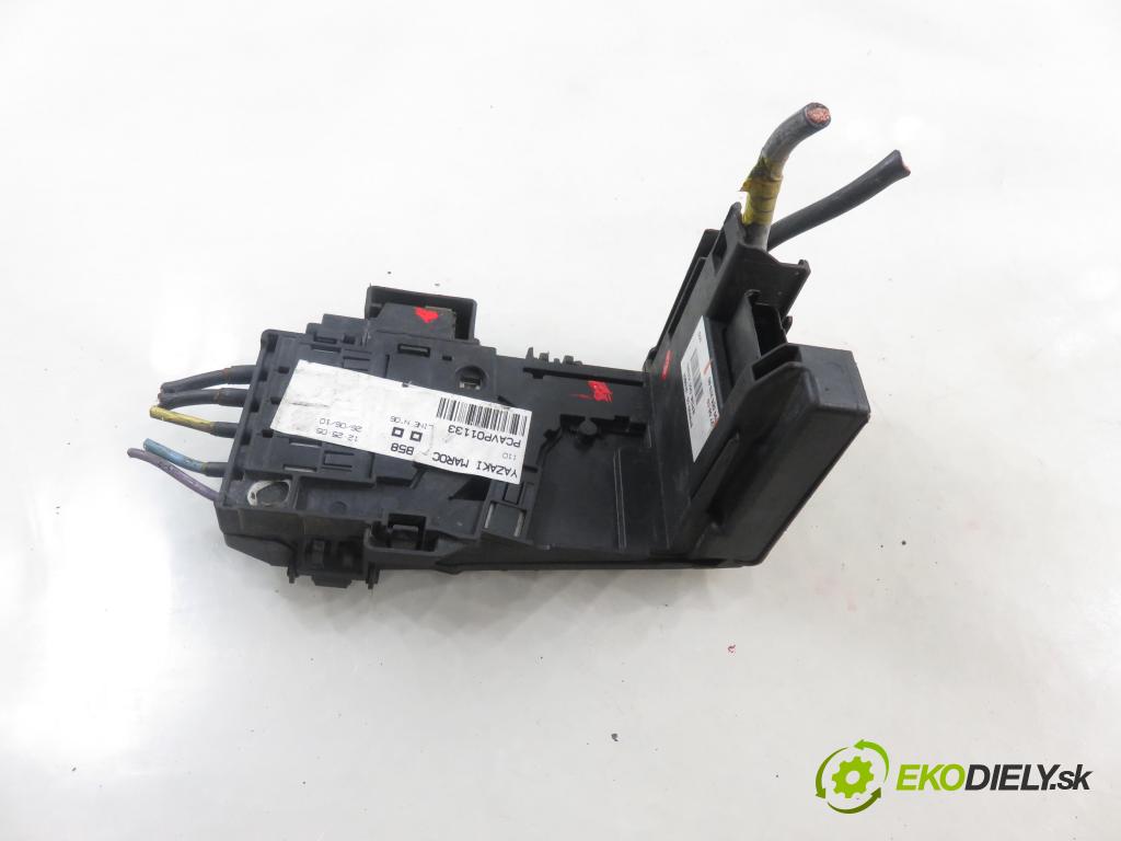 CITROEN C4 Picasso I (UD_) MINIVAN 2010 80,00 1.6 HDi 16V 109 - 9HZ 1560,00 Skrinka POJISTKY: na BATÉRIA 966652780