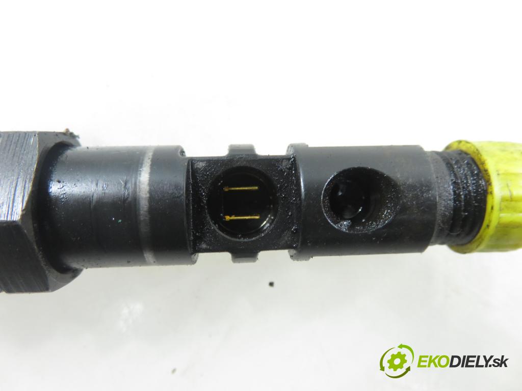 FORD MONDEO III Turnier (BWY) KOMBI 2003 85,00 2.0 16V TDCi 115 - HJBA 1998,00 vstrekovač EJDR00402Z ; 3S7Q9K546AB (Vstrekovač paliva)