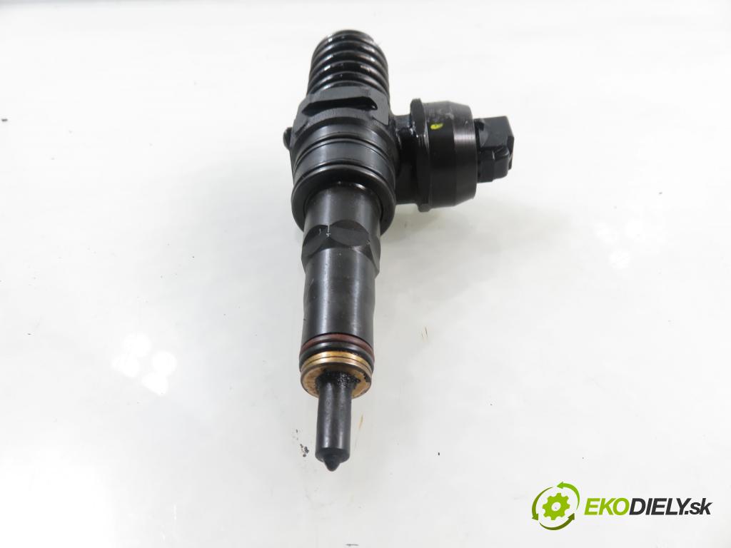 VW PASSAT B5.5 Variant (3B6) KOMBI 2001 96,00 1.9 TDI PD 130 - AVF 1896,00 Vstrekovač 038130073AR ; 0414720214 (Vstrekovač paliva)