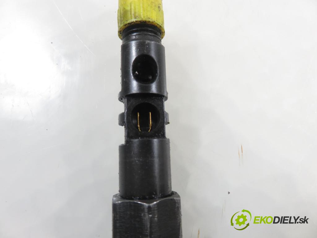 FORD MONDEO III Turnier (BWY) KOMBI 2003 85,00 2.0 16V TDCi 115 - HJBA 1998,00 vstrekovač EJDR00402Z ; 3S7Q9K546AB (Vstrekovač paliva)