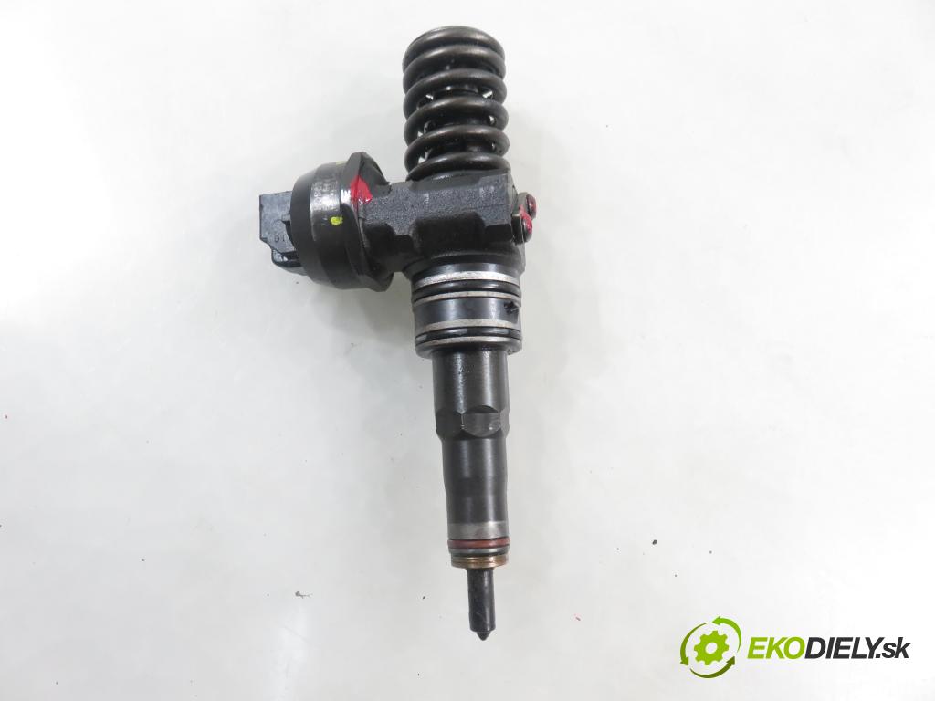 VW PASSAT B5.5 Variant (3B6) KOMBI 2001 96,00 1.9 TDI PD 130 - AVF 1896,00 Vstrekovač 038130073AR ; 0414720214 (Vstrekovač paliva)