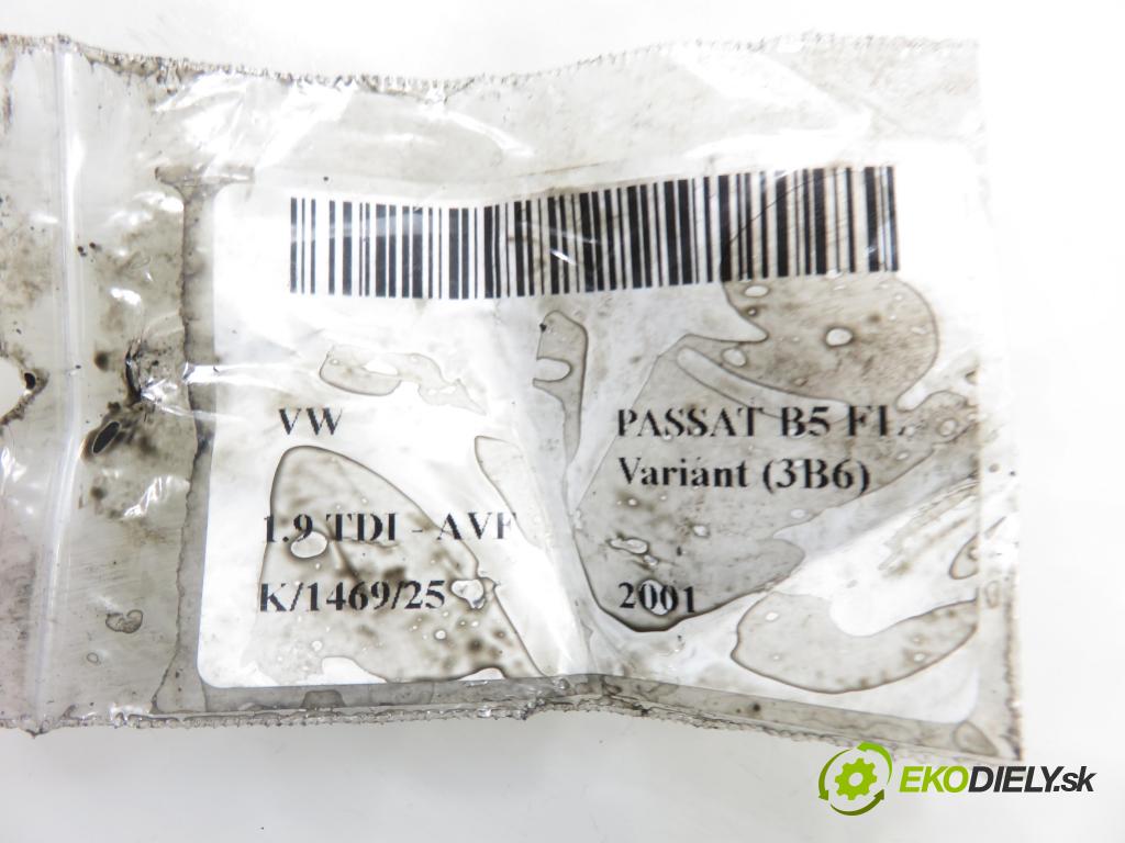 VW PASSAT B5.5 Variant (3B6) KOMBI 2001 96,00 1.9 TDI PD 130 - AVF 1896,00 Vstrekovač 038130073AR ; 0414720214 (Vstrekovač paliva)