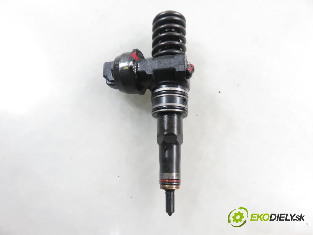 VW PASSAT B5.5 Variant (3B6) KOMBI 2001 96,00 1.9 TDI PD 130 - AVF 1896,00 Vstrekovač 038130073AR ; 0414720214 (Vstrekovač paliva)