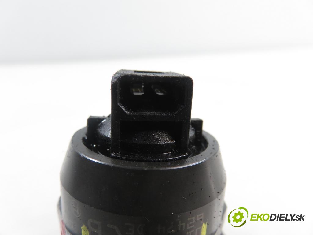 VW PASSAT B5.5 Variant (3B6) KOMBI 2001 96,00 1.9 TDI PD 130 - AVF 1896,00 Vstrekovač 038130073AR ; 0414720214 (Vstrekovač paliva)