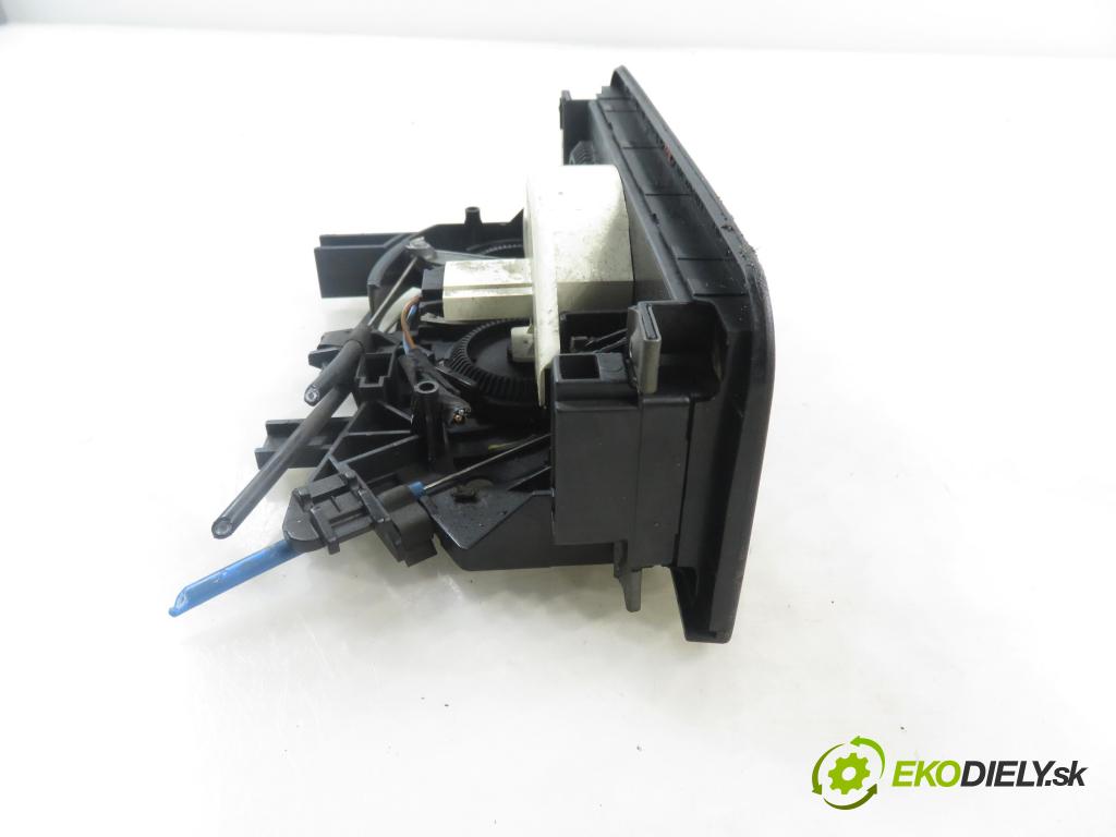 VW GOLF III Variant (1H5) KOMBI 1997 66,00 1.9 TDI - 1Z 1896,00 Panel kúrenia 1H0819045C ; 1H0820045C