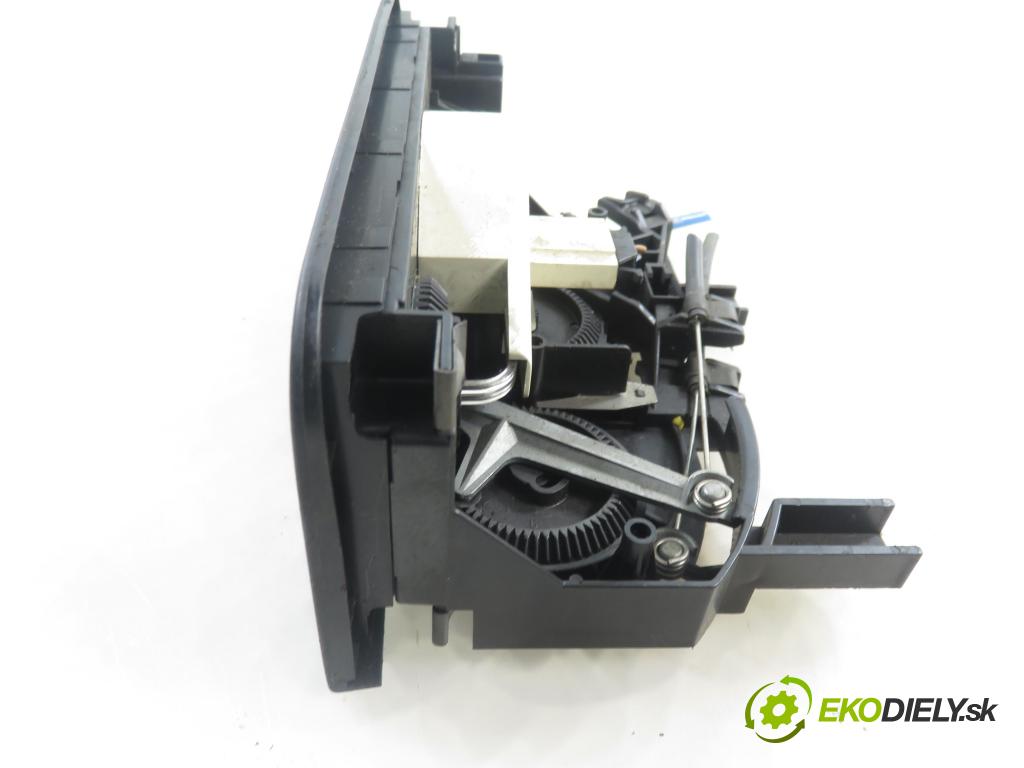 VW GOLF III Variant (1H5) KOMBI 1997 66,00 1.9 TDI - 1Z 1896,00 Panel kúrenia 1H0819045C ; 1H0820045C