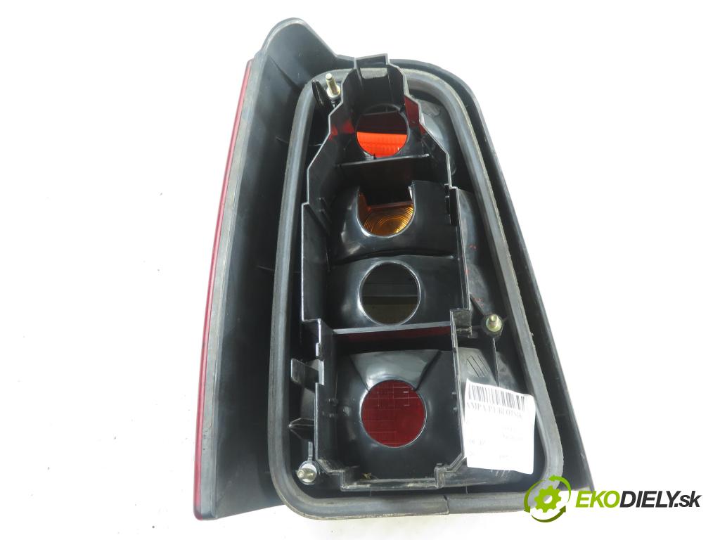 VW GOLF III Variant (1H5) KOMBI 1997 66,00 1.9 TDI - 1Z 1896,00 Svetlo pravé zadné 1H9945112A