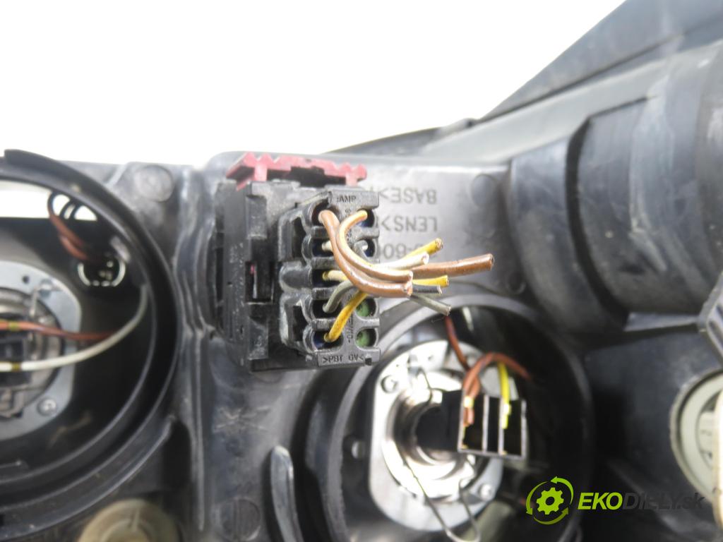 OPEL CORSA C (X01) HB 2002 43,00 1.0 12V 58 - Z 10 XE 973,00 Svetlo LP