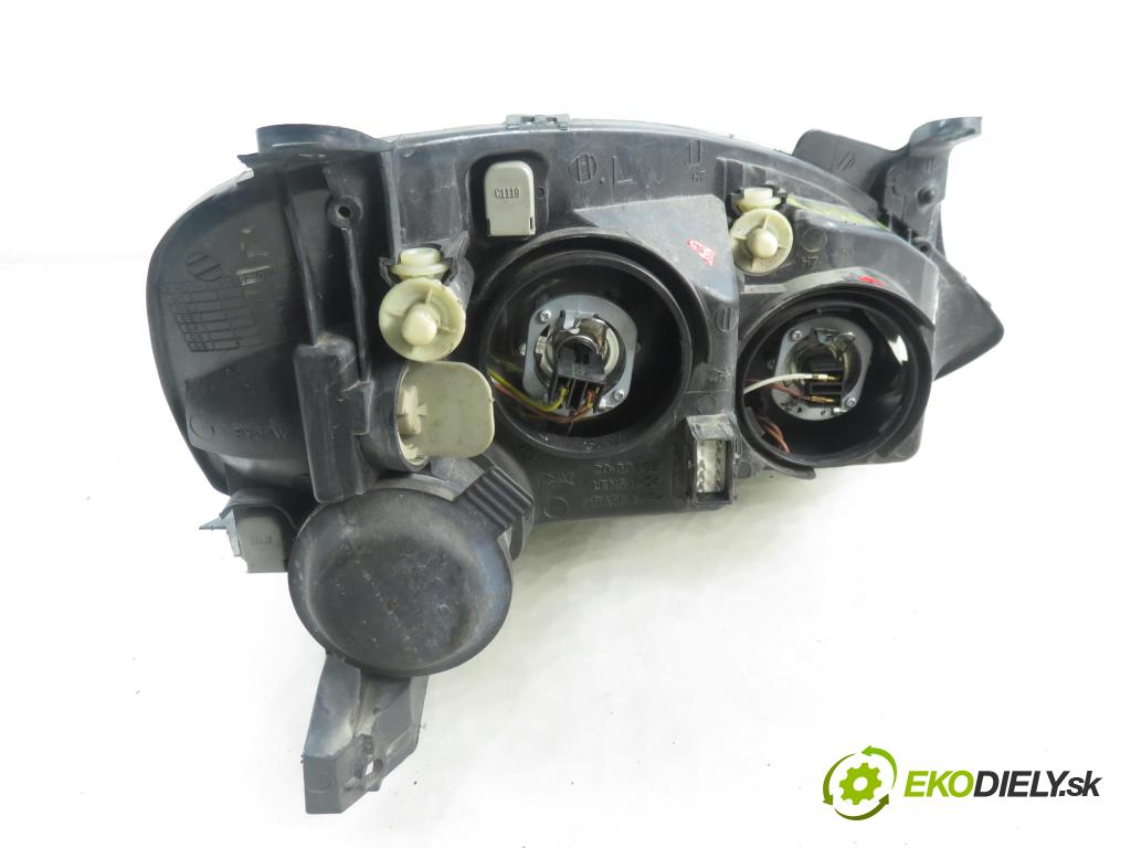 OPEL CORSA C (X01) HB 2002 43,00 1.0 12V 58 - Z 10 XE 973,00 Svetlo LP