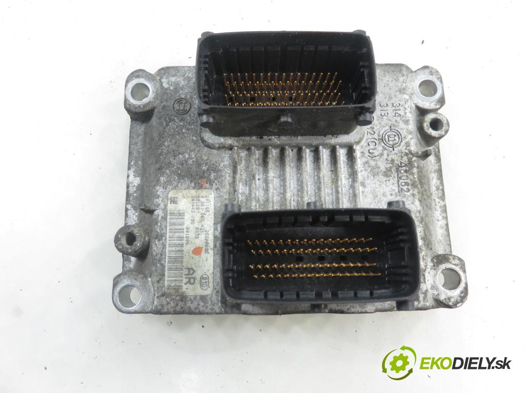 OPEL CORSA C (X01) HB 2002 43,00 1.0 12V 58 - Z 10 XE 973,00 Riadiaca jednotka Motor 0261207421