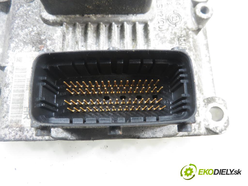 OPEL CORSA C (X01) HB 2002 43,00 1.0 12V 58 - Z 10 XE 973,00 Riadiaca jednotka Motor 0261207421