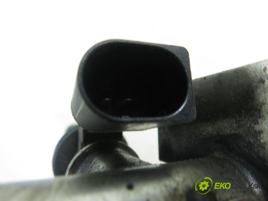 VW PASSAT B6 Variant (3C5) KOMBI 2006 184,00 3.2 FSI 4motion - AXZ 3168,00 lišta vstřikovací 03H906036A ; 03H133316 (Vstřikovací lišta)