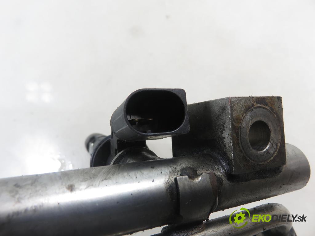 VW PASSAT B6 Variant (3C5) KOMBI 2006 184,00 3.2 FSI 4motion - AXZ 3168,00 lišta vstřikovací 03H906036A ; 03H133316 (Vstřikovací lišta)