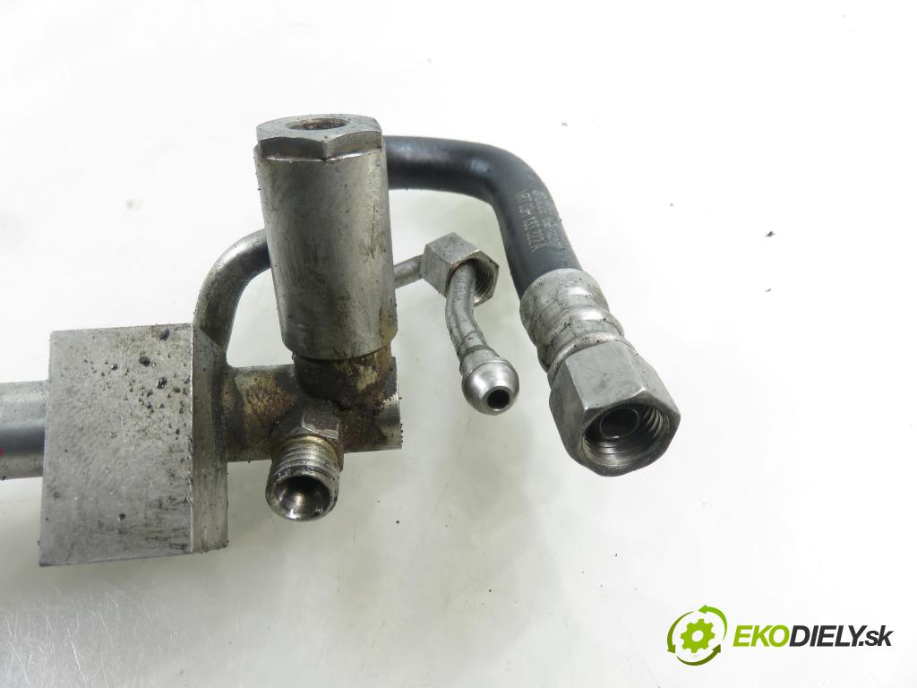 VW PASSAT B6 Variant (3C5) KOMBI 2006 184,00 3.2 FSI 4motion - AXZ 3168,00 lišta vstřikovací 03H906036A ; 03H133316 (Vstřikovací lišta)