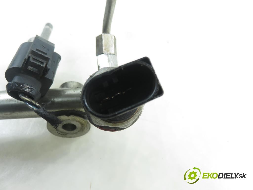 VW PASSAT B6 Variant (3C5) KOMBI 2006 184,00 3.2 FSI 4motion - AXZ 3168,00 Lišta vstrekovacia 03H906036A ; 03H133317B (Vstrekovacia lišta)