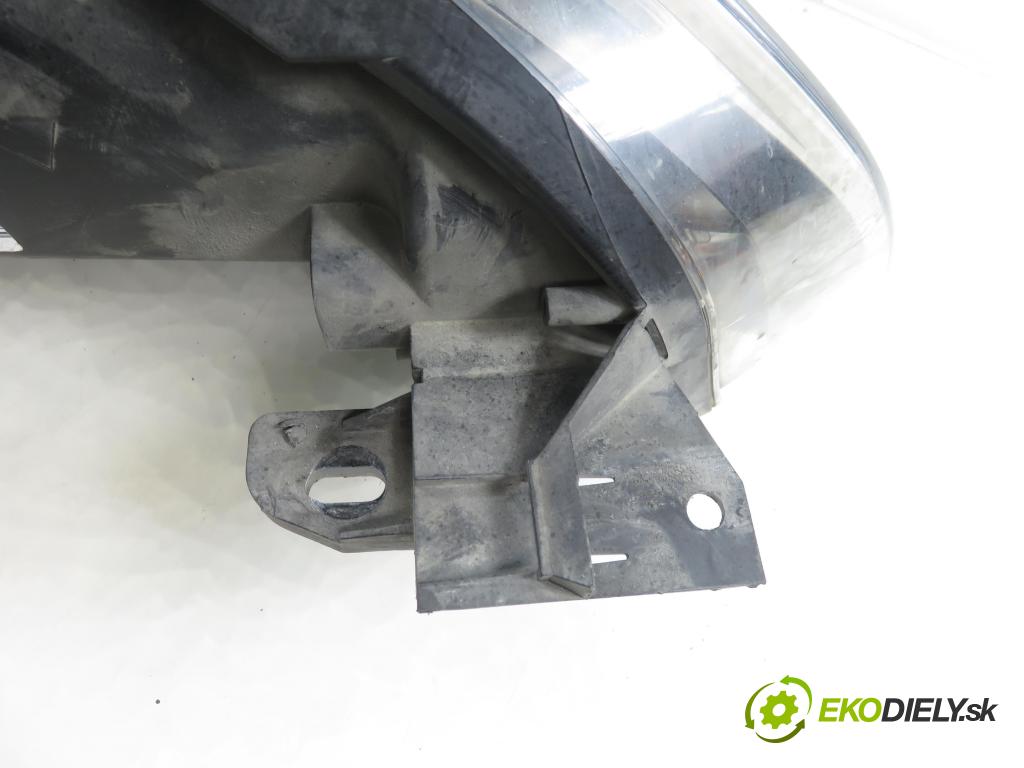 CITROEN C4 Picasso I (UD_) MINIVAN 2010 80,00 1.6 HDi 16V 109 - 9HZ 1560,00 Svetlo LP 16298300