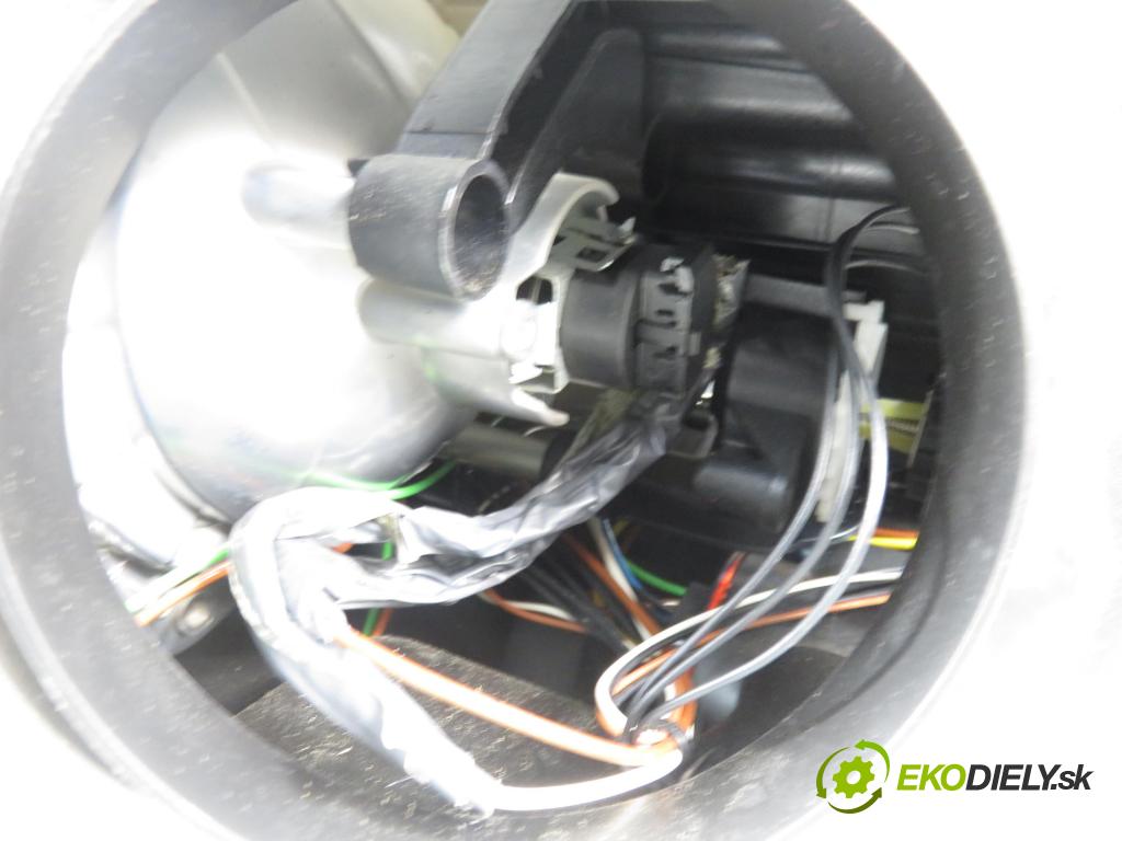 CITROEN C4 Picasso I (UD_) MINIVAN 2010 80,00 1.6 HDi 16V 109 - 9HZ 1560,00 Svetlo PP 16298400