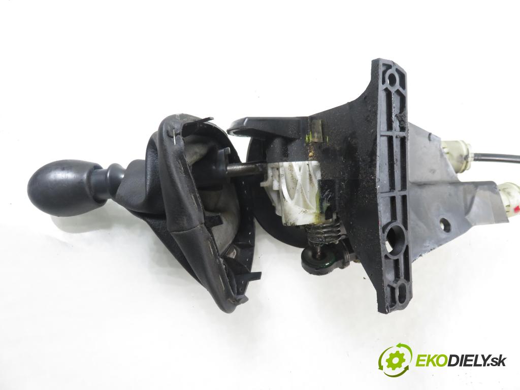 RENAULT MASTER II Skrzynia (FD) FURGON 2006 66,00 2.2 dCI 90 - G9T 750 2188,00 ZVEDÁK: 8200201293