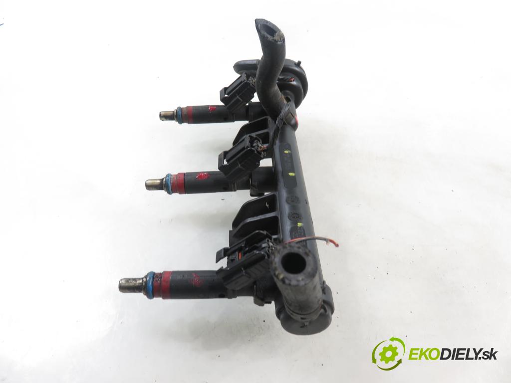 VW POLO (9N_) HB 2003 40,00 1.2 6V 54 - AWY 1198,00 lišta vstřikovací 03D906031C ; 03D133329A ; 03D133319C (Vstřikovací lišta)