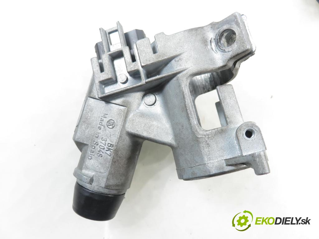 VW GOLF III Variant (1H5) KOMBI 1997 66,00 1.9 TDI - 1Z 1896,00 spinačka 357905851D (Spínacia skrinka)