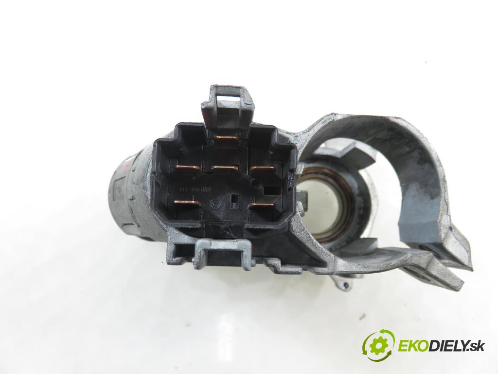 VW GOLF III Variant (1H5) KOMBI 1997 66,00 1.9 TDI - 1Z 1896,00 spinačka 357905851D (Spínacia skrinka)