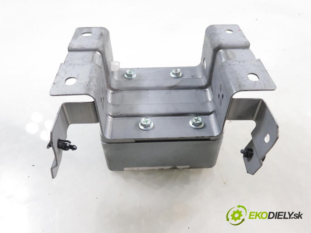 SUZUKI SWIFT III (MZ, EZ) HB 2010 68,00 1.3 4x4 (RS 413) - M13A 1328,00 Riadiaca jednotka servočerpadlo 3872073K10 (Riadiaca jednotka)