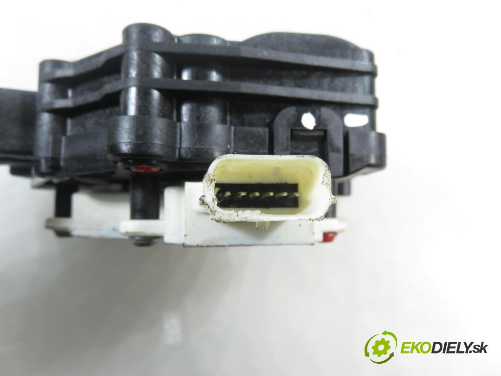 OPEL MOKKA / MOKKA X CROSSOVER 2015 96,00 1.7 CDTI - A 17 DTS 1686,00 Potenciometer plynu 96892406 (Potenciometer plynového pedálu)