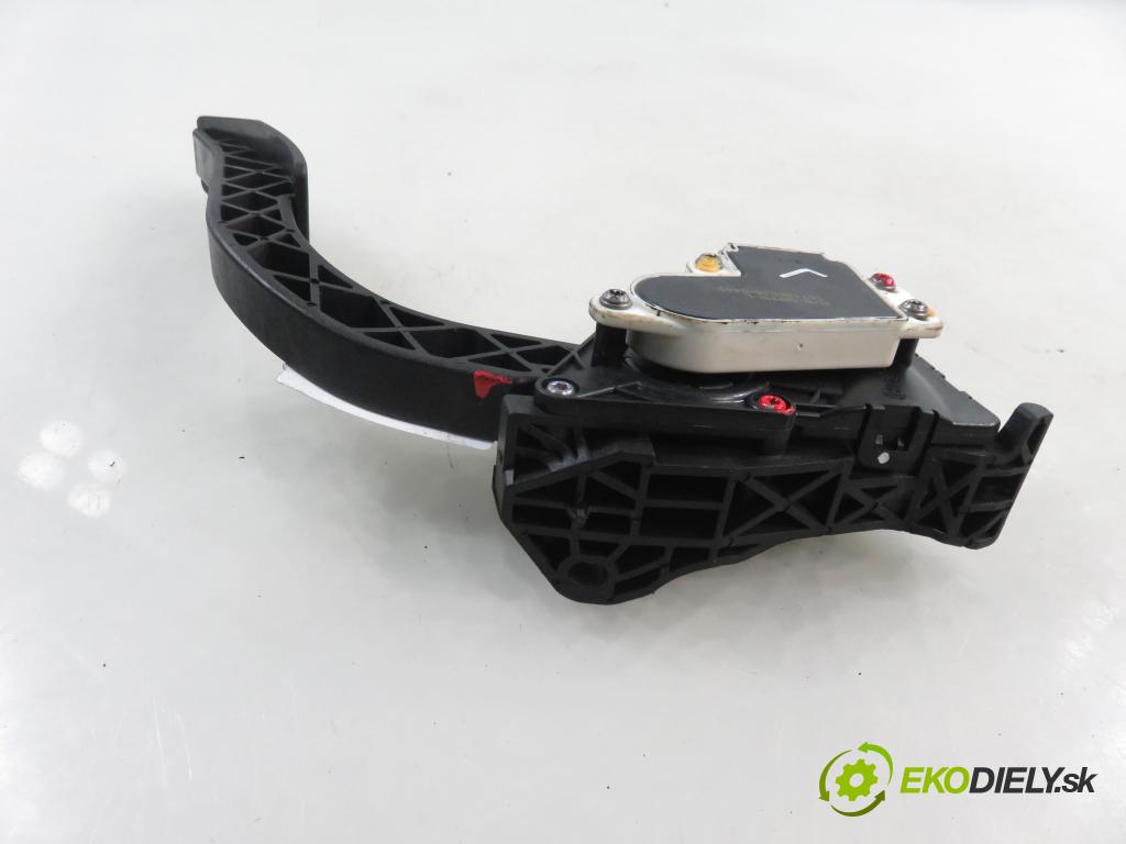 OPEL MOKKA / MOKKA X CROSSOVER 2015 96,00 1.7 CDTI - A 17 DTS 1686,00 Potenciometer plynu 96892406 (Potenciometer plynového pedálu)