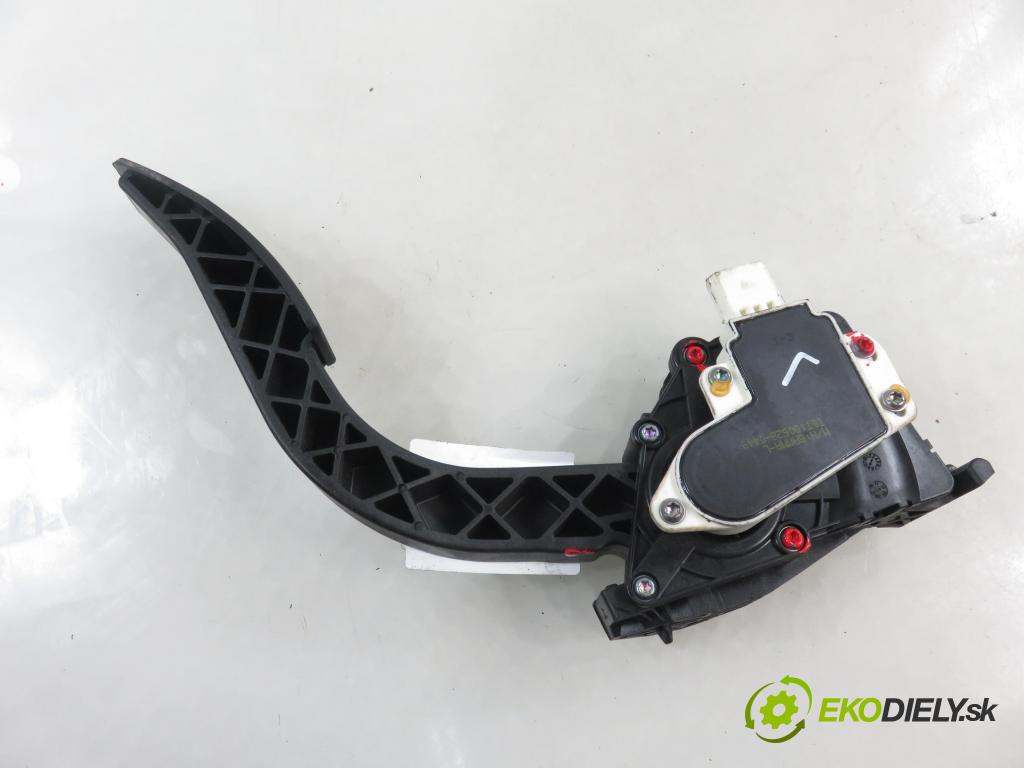 OPEL MOKKA / MOKKA X CROSSOVER 2015 96,00 1.7 CDTI - A 17 DTS 1686,00 Potenciometer plynu 96892406 (Potenciometer plynového pedálu)