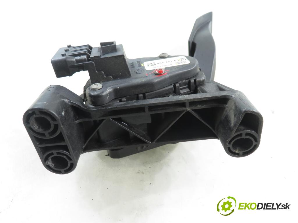 OPEL ASTRA G liftback (T98) HB 2002 66,00 1.4 16V - Z 14 XE 1389,00 Potenciometer plynu 9157998BK ; 6PV00811200 (Potenciometer plynového pedálu)