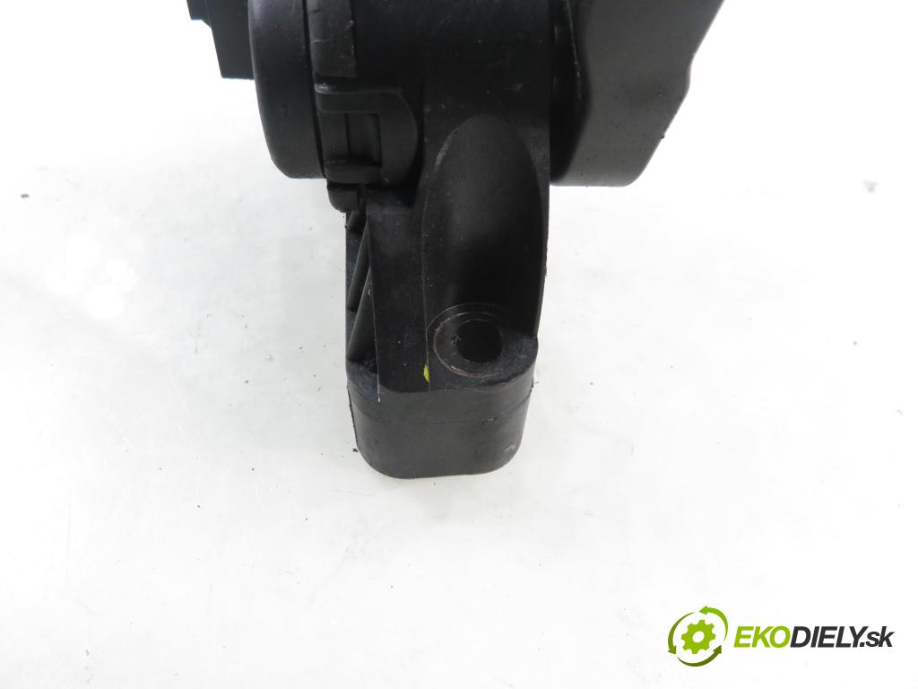 OPEL ASTRA G liftback (T98) HB 2002 66,00 1.4 16V - Z 14 XE 1389,00 Potenciometer plynu 9157998BK ; 6PV00811200 (Potenciometer plynového pedálu)