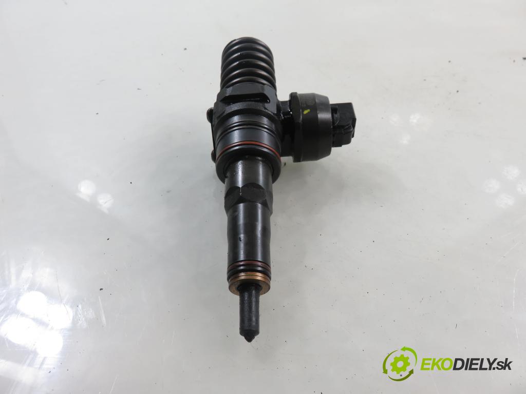 VW POLO (9N_) HB 2002 55,00 1.4 TDI PD 75 - AMF 1422,00 Vstrekovač 038130073AQ ; 0414720213 (Vstrekovač paliva)