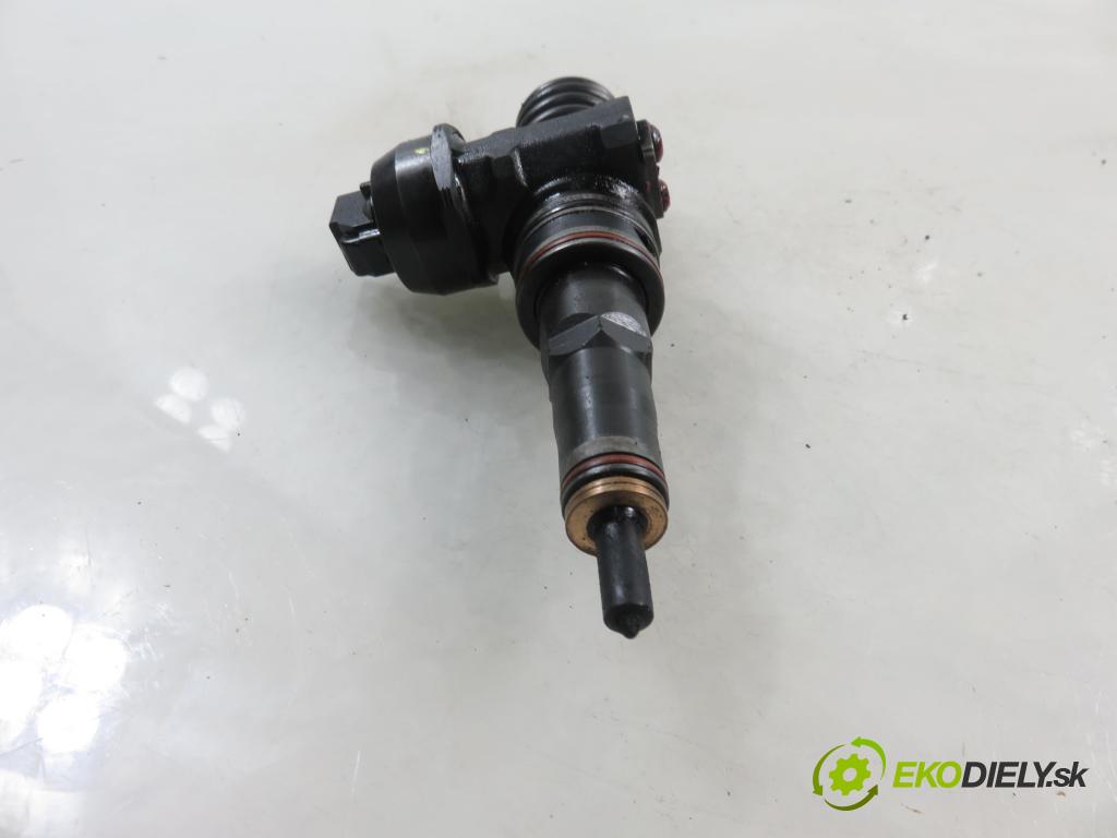 VW POLO (9N_) HB 2002 55,00 1.4 TDI PD 75 - AMF 1422,00 Vstrekovač 038130073AQ ; 0414720213 (Vstrekovač paliva)