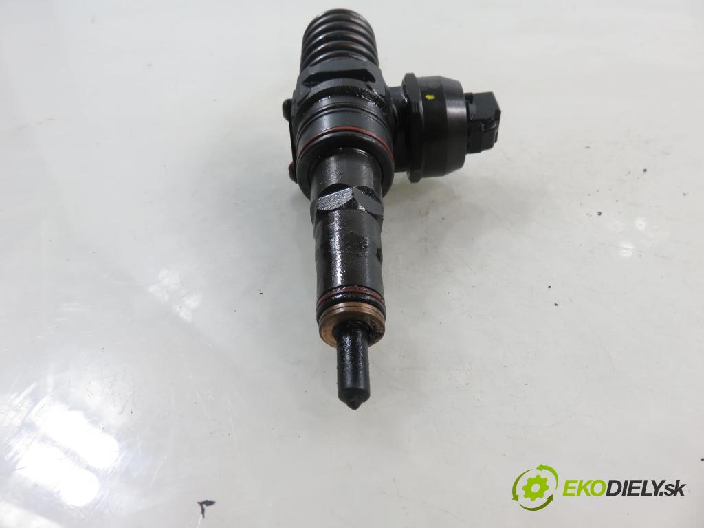 VW POLO (9N_) HB 2002 55,00 1.4 TDI PD 75 - AMF 1422,00 Vstrekovač 038130073AQ ; 0414720213 (Vstrekovač paliva)