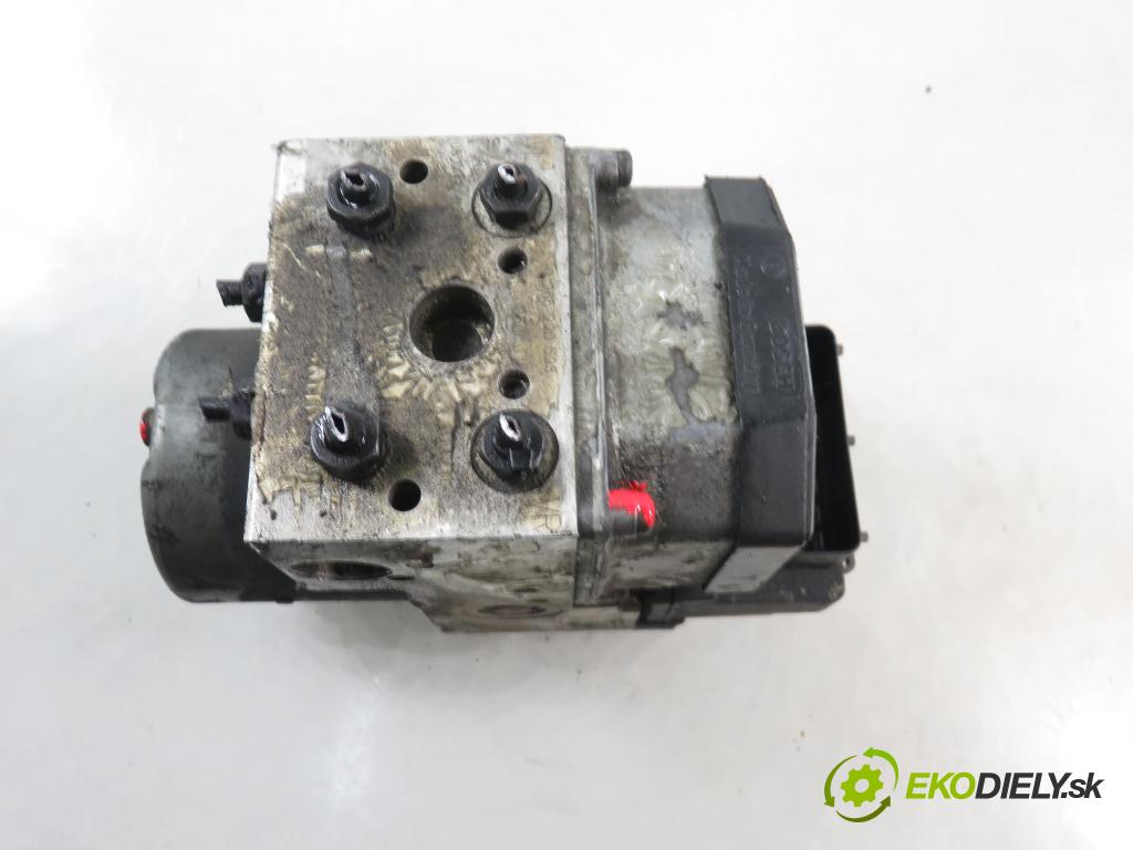 VW PASSAT B5 Variant (3B5) KOMBI 2000 85,00 1.9 TDI - ATJ 1896,00 Pumpa ABS 0273004358 (Pumpa ABS)