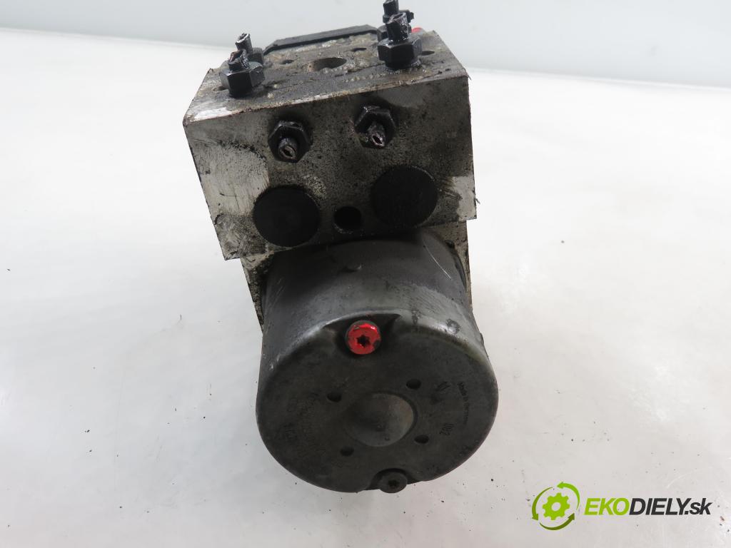 VW PASSAT B5 Variant (3B5) KOMBI 2000 85,00 1.9 TDI - ATJ 1896,00 Pumpa ABS 0273004358 (Pumpa ABS)