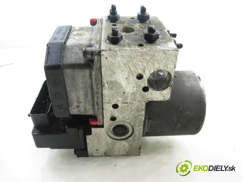 VW PASSAT B5 Variant (3B5) KOMBI 2000 85,00 1.9 TDI - ATJ 1896,00 Pumpa ABS 0273004358 (Pumpa ABS)